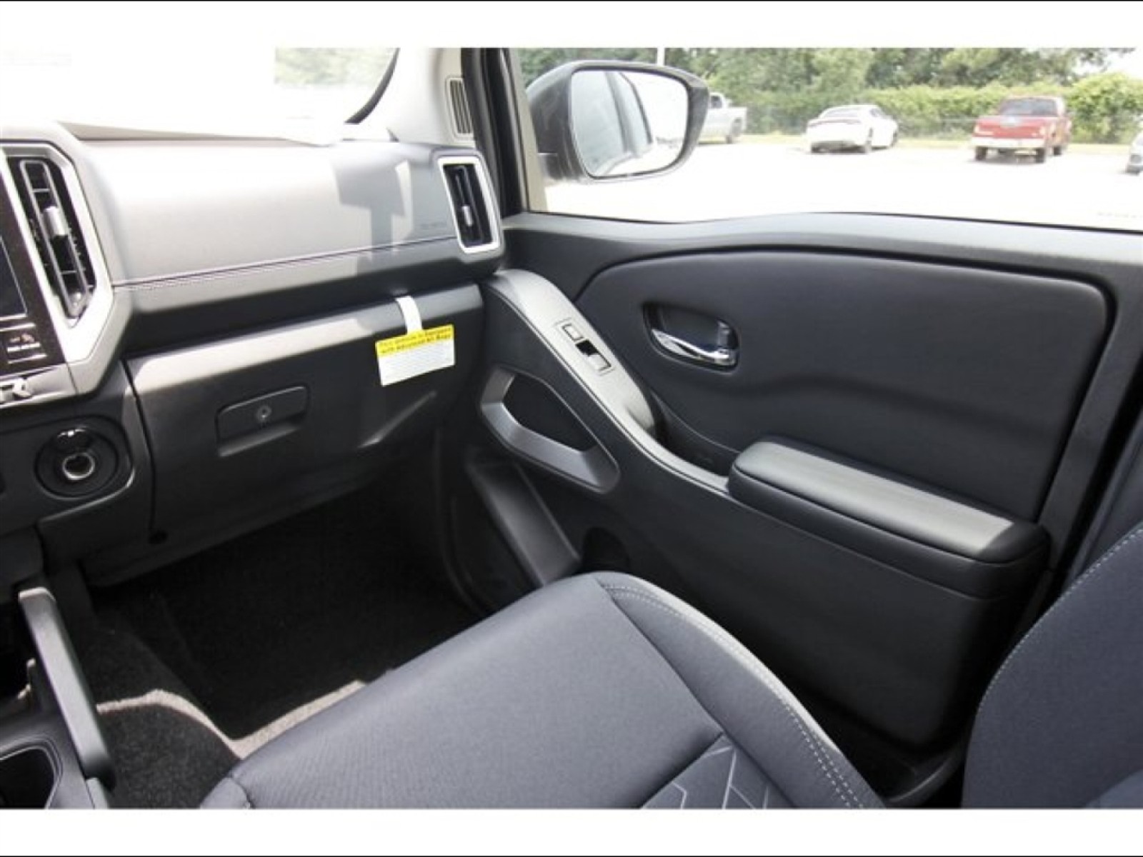 2025 Nissan Frontier Crew Cab SV White at Robbins Nissan