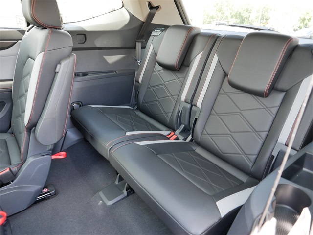2025 Volkswagen Atlas Peak Edition SE photo 5