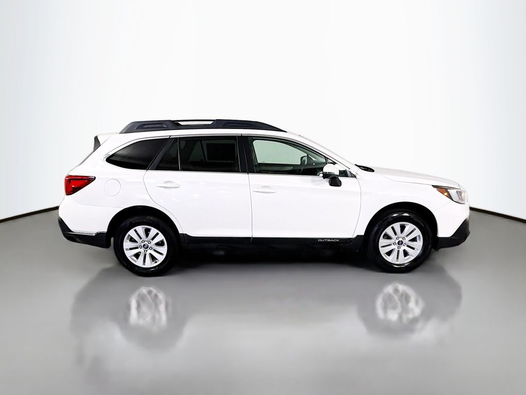 2019 Subaru Outback Premium photo 12