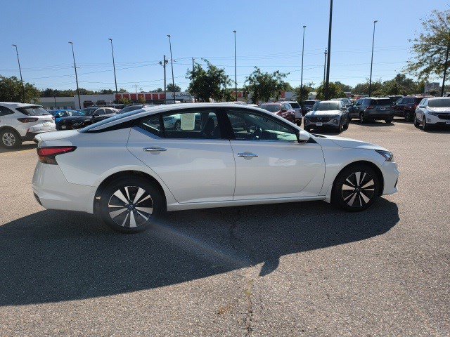 2020 Nissan Altima SL photo 9
