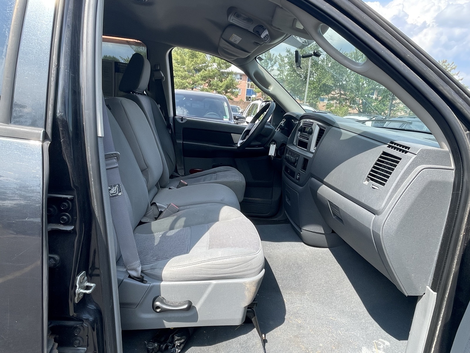 2008 Dodge Ram SLT photo 6