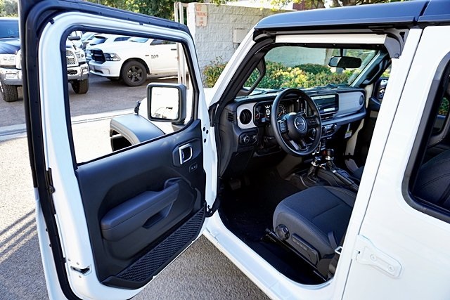 New 2026 Bright White Clear-Coat Exterior Paint Jeep Sport image 42