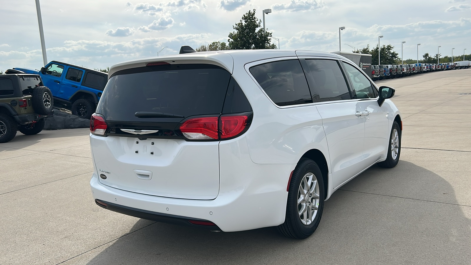 2026 Chrysler Voyager LX photo 3