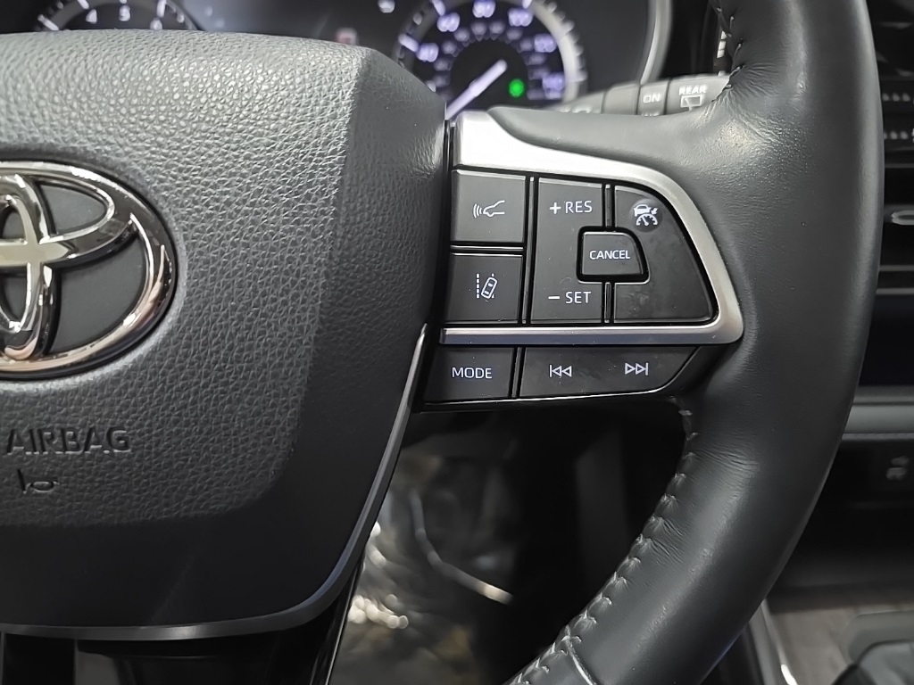 2022 Toyota Highlander Limited photo 21