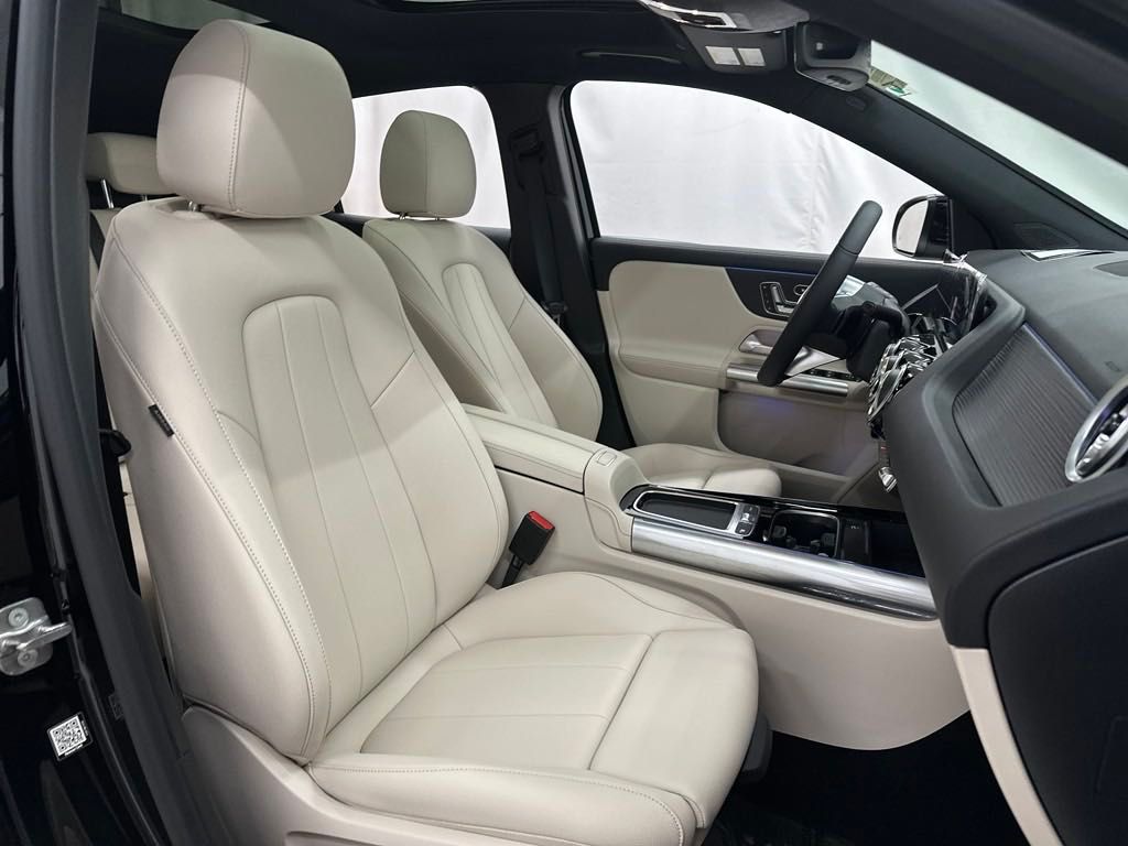 2025 Mercedes Benz GLA 250 photo 13