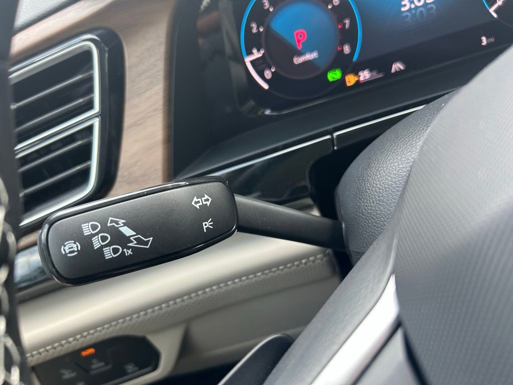 2026 Volkswagen Atlas SE Technology photo 13