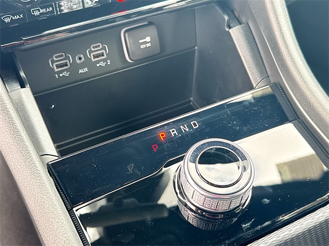 2025 Jeep Grand Cherokee Laredo photo 13