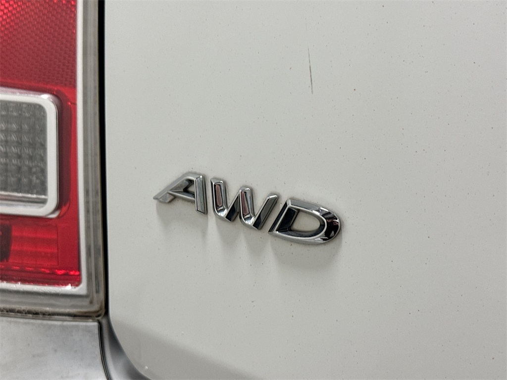 2013 Chrysler 300 Base photo 13