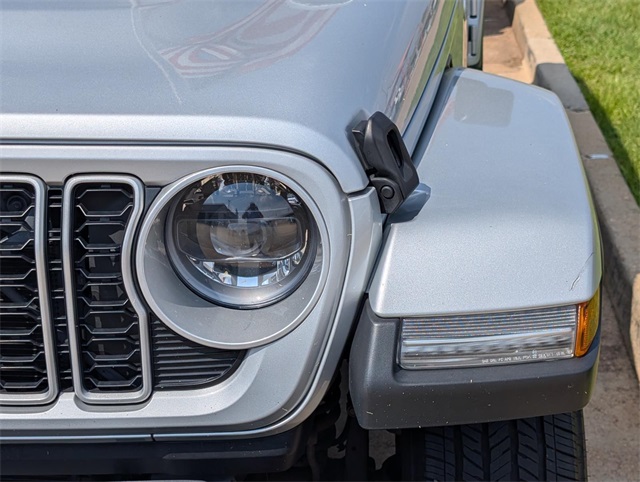 2024 Jeep Wrangler Sahara photo 2