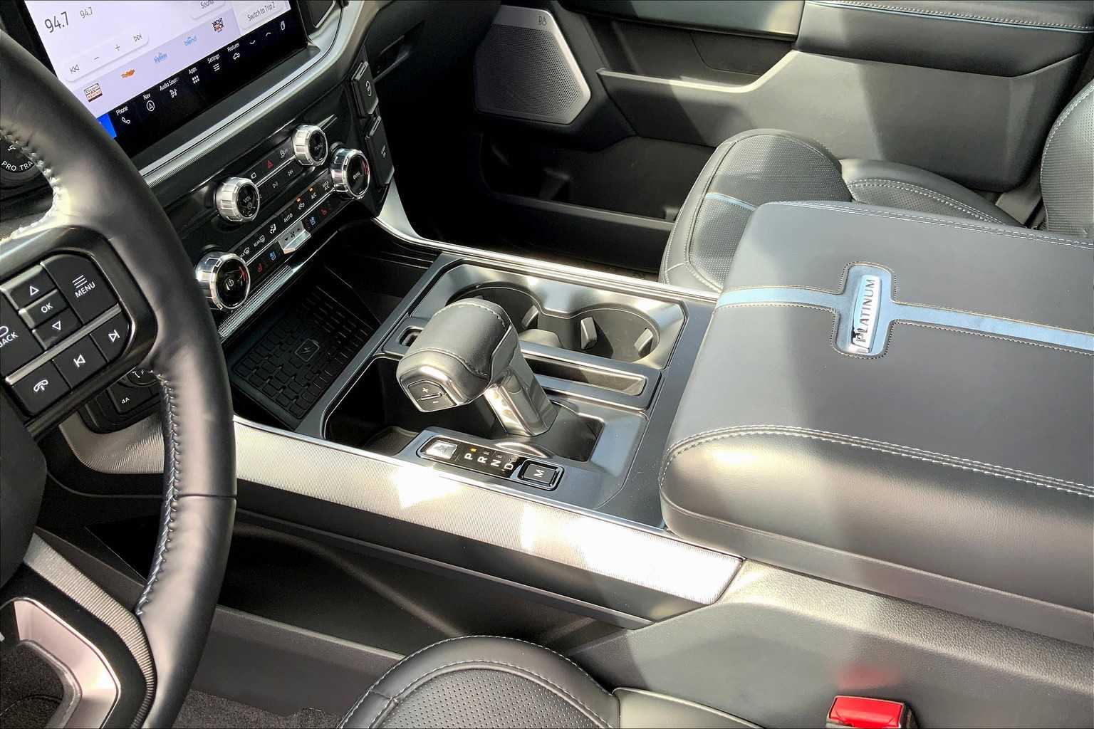 2025 Ford F-150 Platinum photo 14