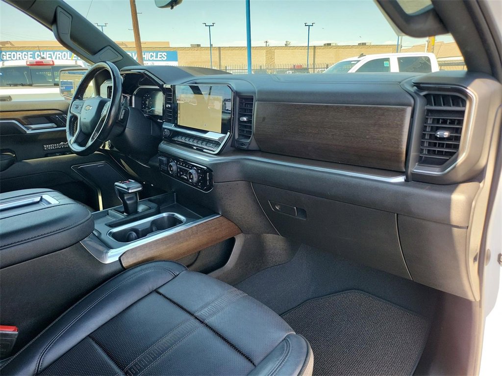 2022 Chevrolet Silverado 1500 High Country photo 10