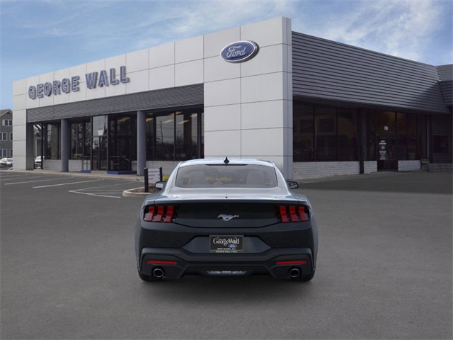 2025 Ford Mustang EcoBoost photo 4