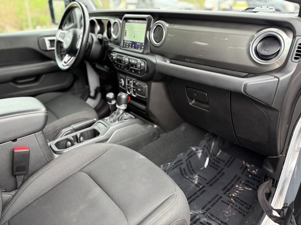 2022 Jeep Wrangler Unlimited Sahara photo 29