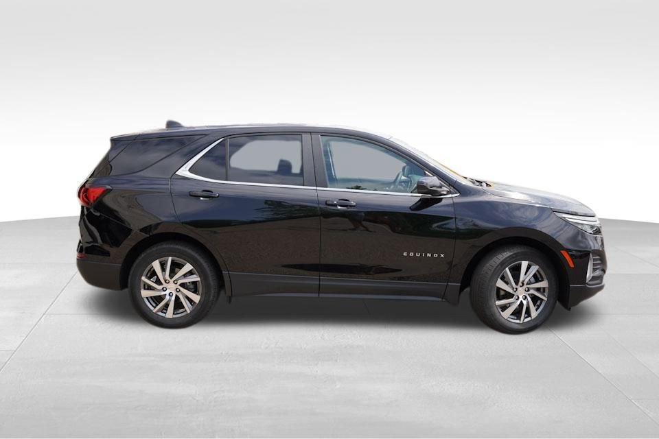 2023 Chevrolet Equinox LT photo 3
