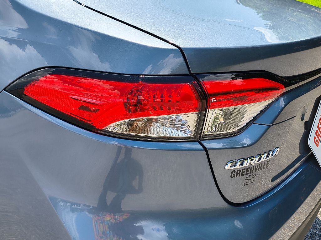 2024 Toyota Corolla LE photo 4