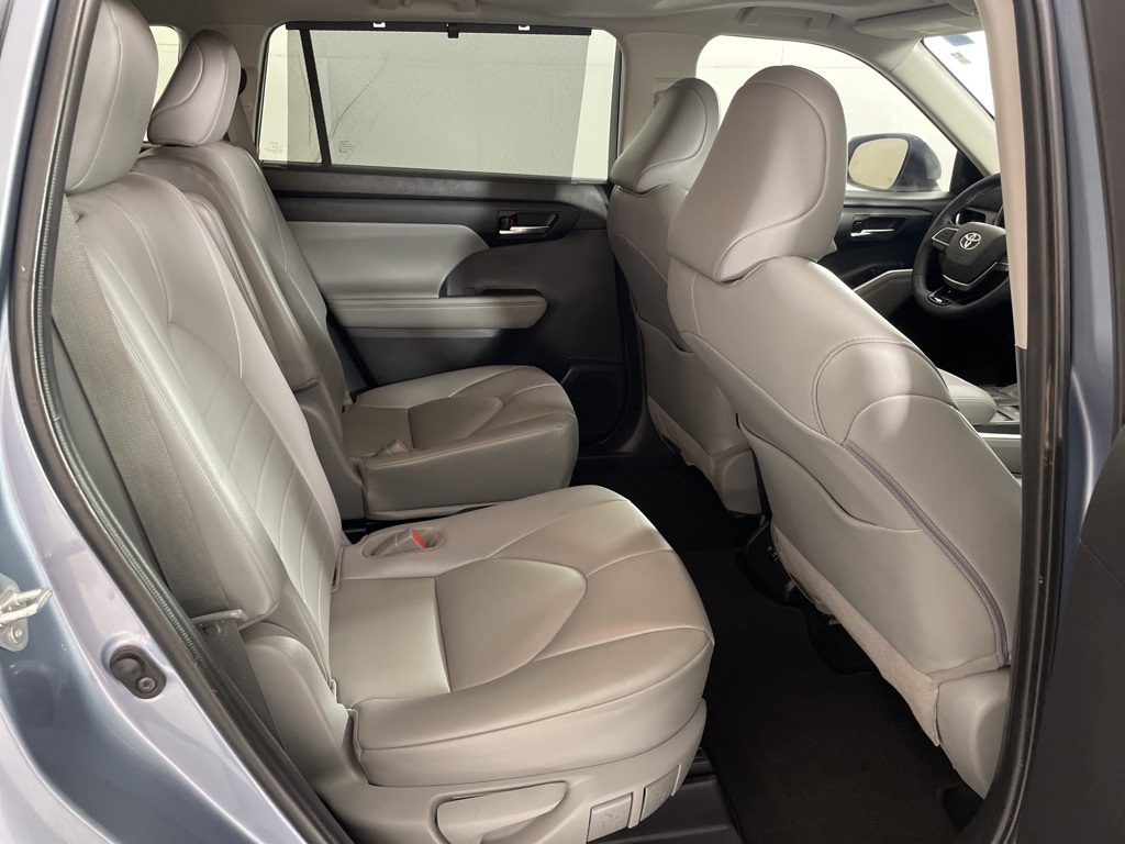 2021 Toyota Highlander XLE photo 42