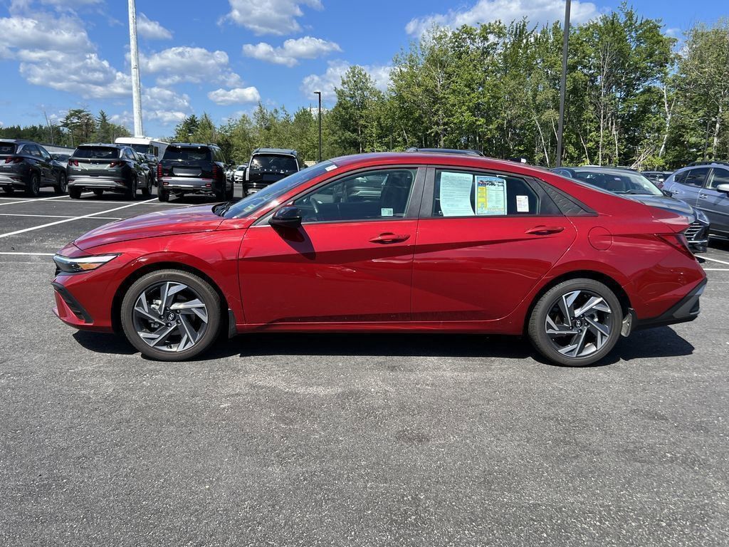 2025 Hyundai Elantra SEL Sport photo 4