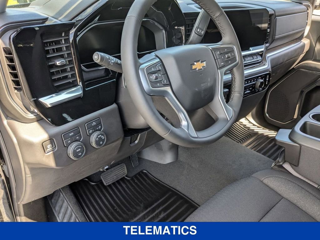 2025 Chevrolet Silverado 1500 LT photo 13