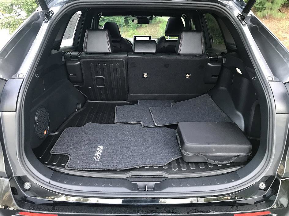 2022 Toyota RAV4 Prime XSE photo 12