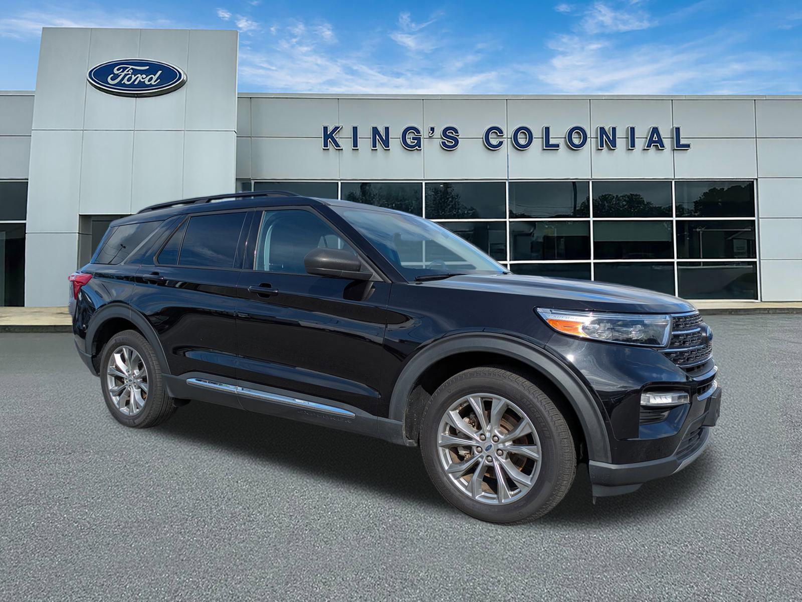 2022 Ford Explorer XLT's photo