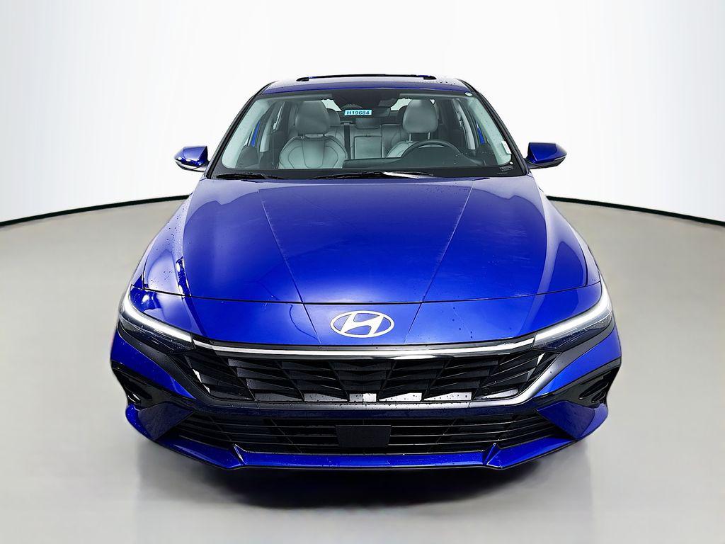 2025 Hyundai Elantra Hybrid Limited photo 2