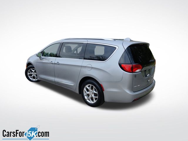 2018 Chrysler Pacifica Limited photo 3