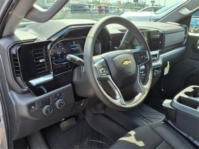 2025 Chevrolet Silverado 1500 LT photo 11