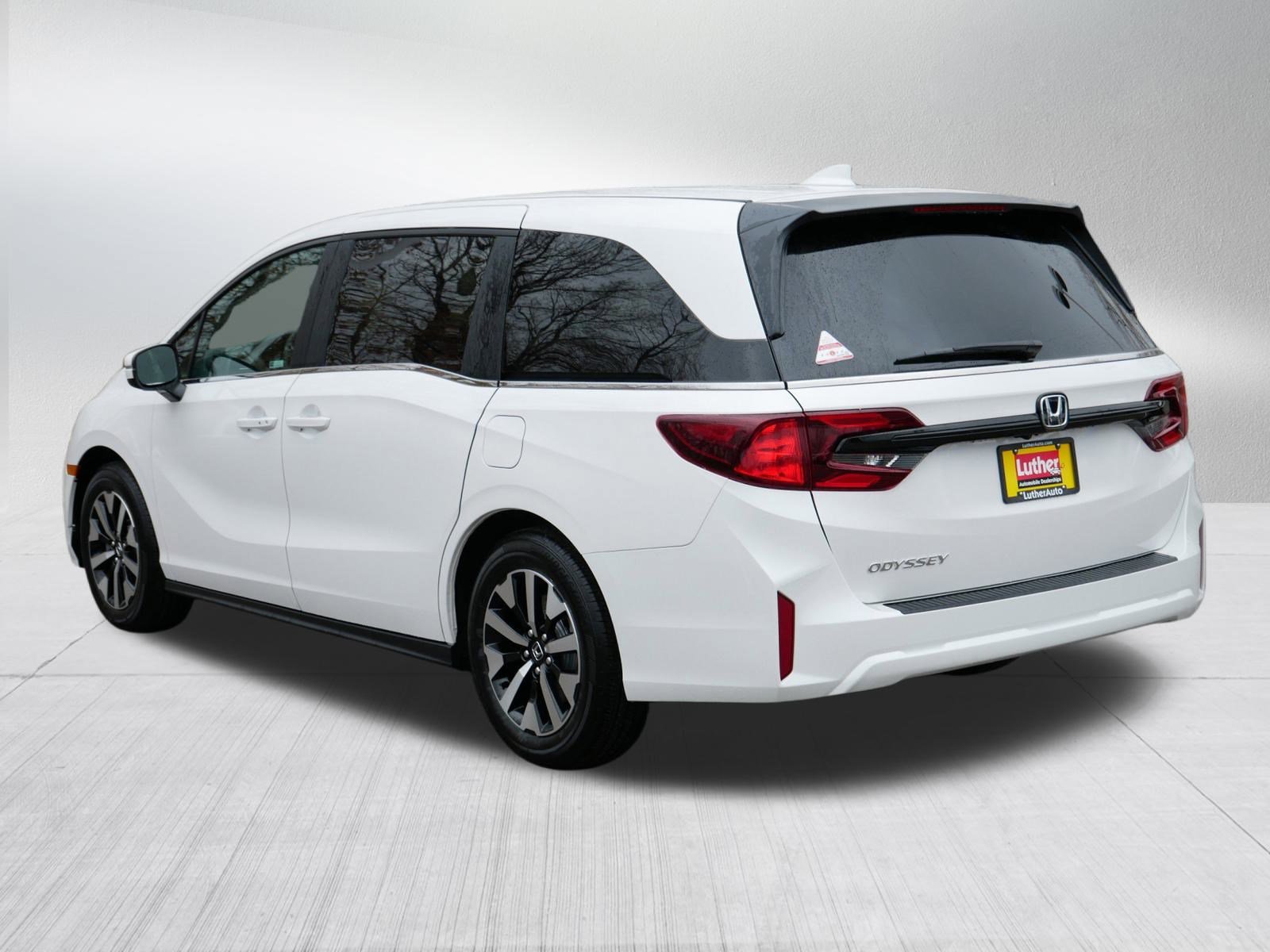 2026 Honda Odyssey EX-L photo 4