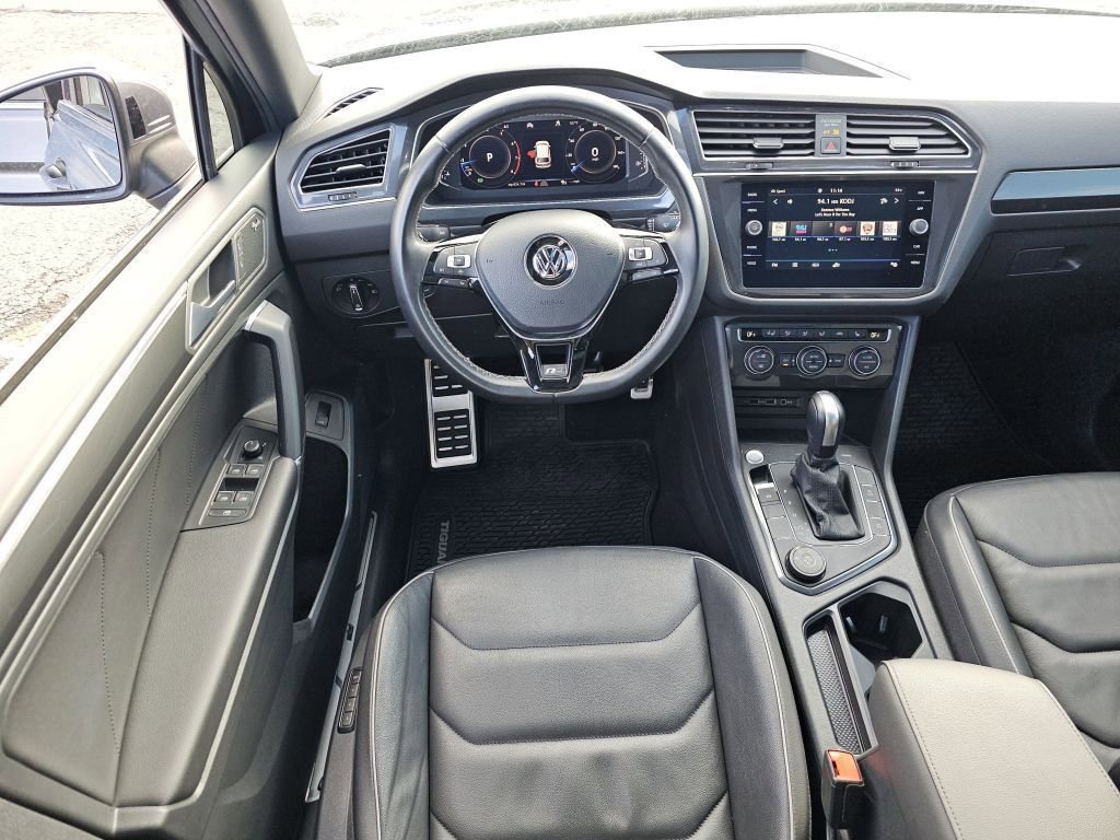 2020 Volkswagen Tiguan SEL Premium R-Line photo 2