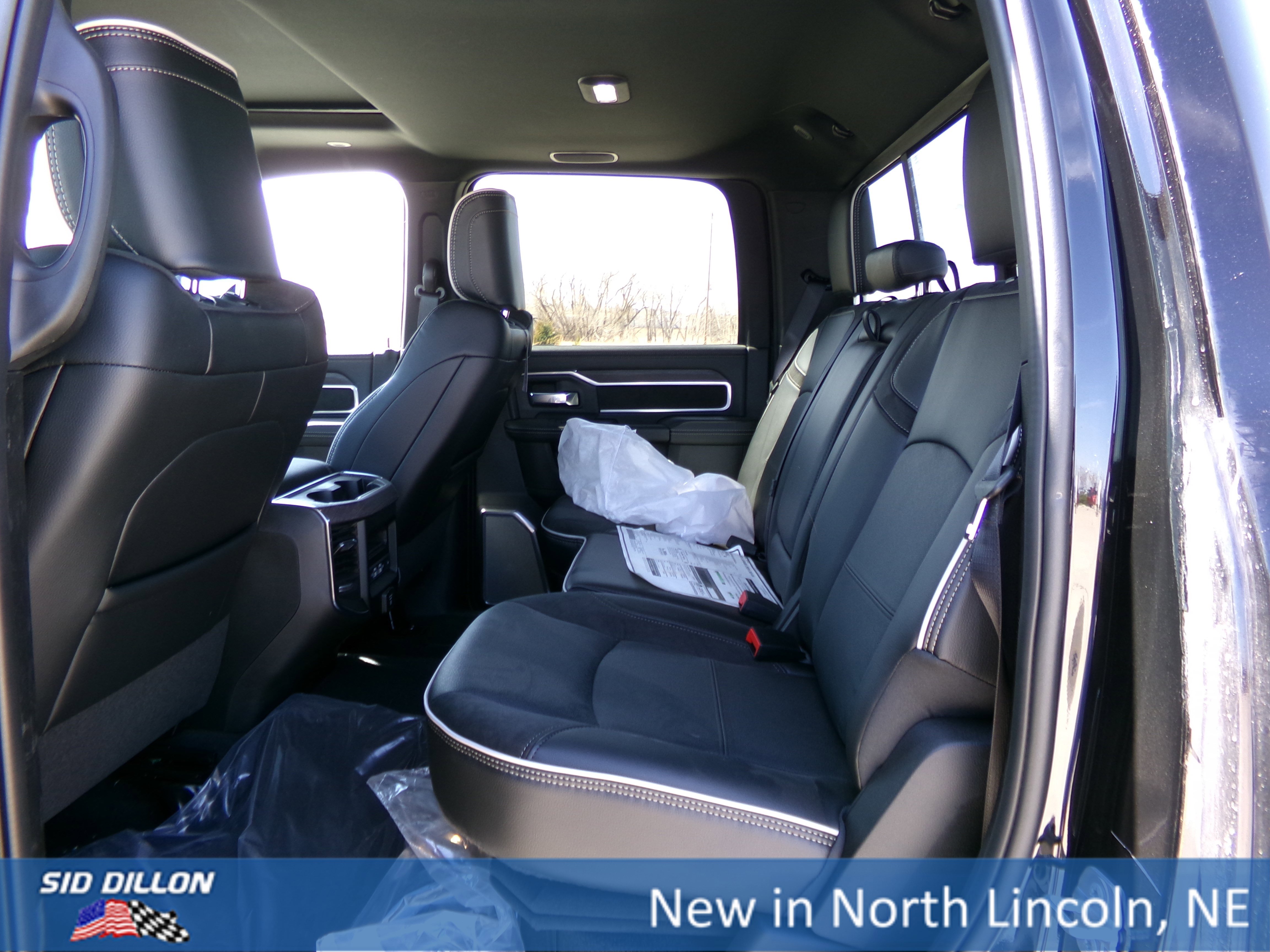 2025 Ram 2500 Laramie photo 8