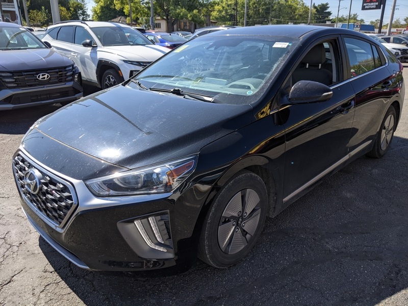 2022 Hyundai Ioniq SE photo 3