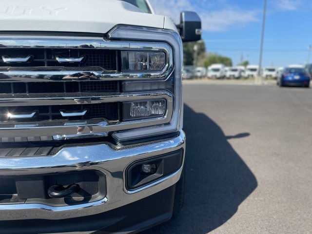 2025 Ford F-350 photo 7