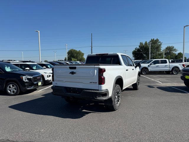 2025 Chevrolet Silverado 1500 ZR2 photo 3