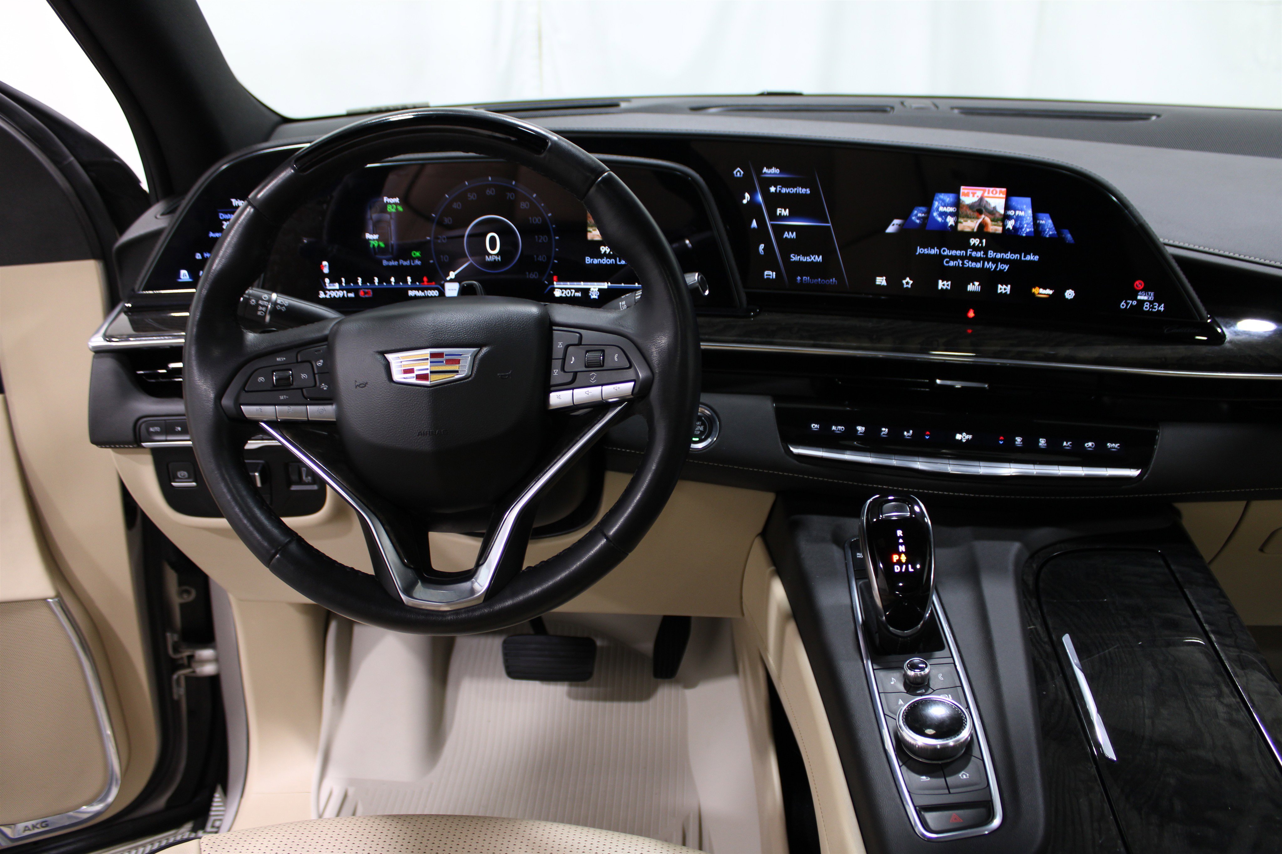 2023 Cadillac Escalade ESV Premium Luxury photo 2