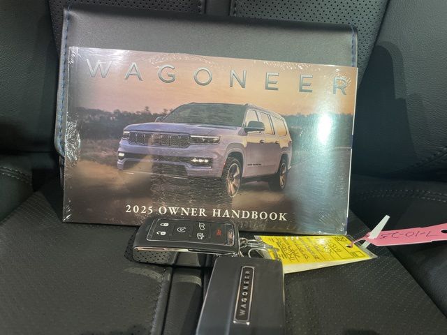 2025 Jeep Wagoneer L Series II Carbide photo 16