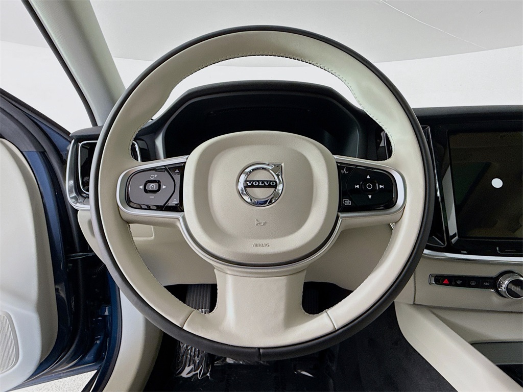 2026 Volvo V60 Cross Country B5 Plus photo 11