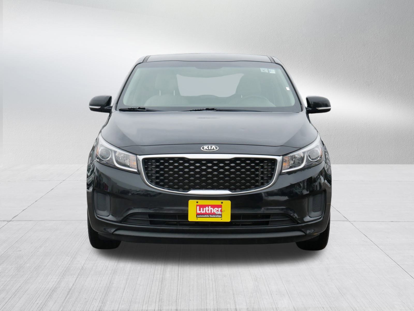 Used 2016 Kia Sedona L with VIN KNDMA5C10G6160595 for sale in Vadnais Heights, Minnesota