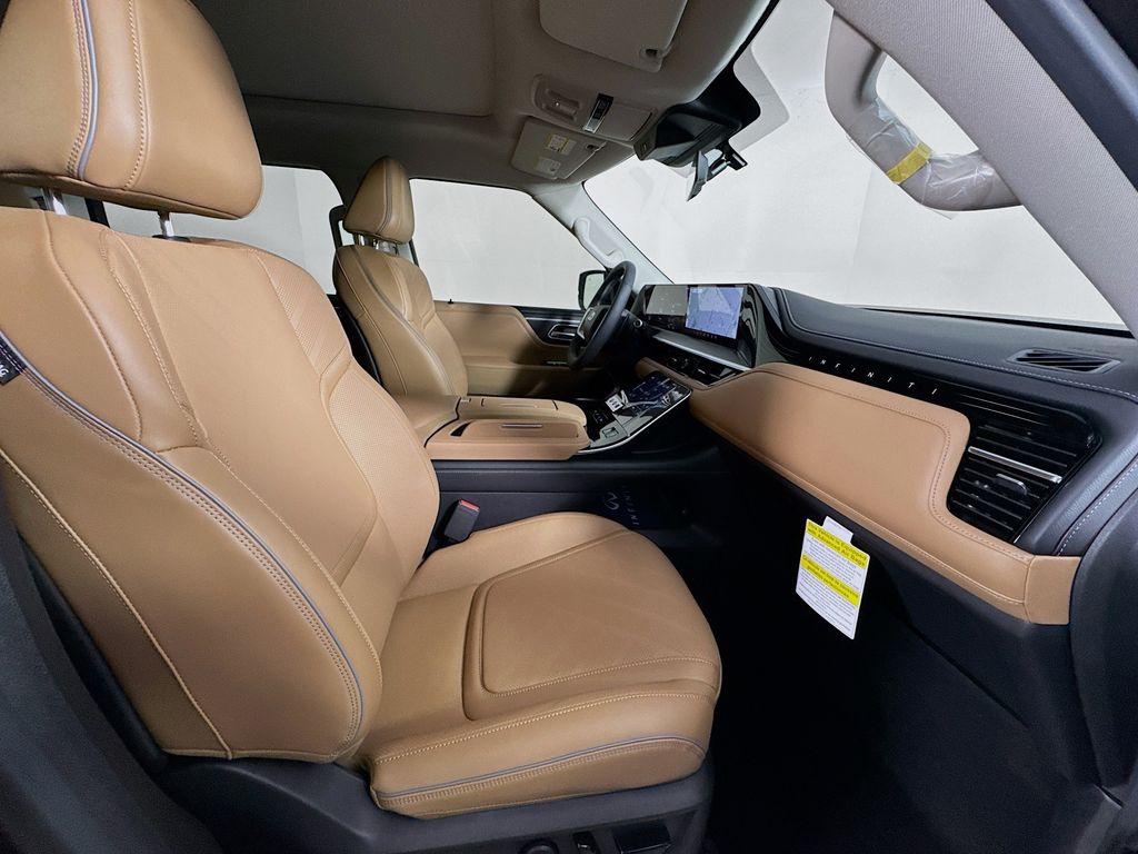 2025 Infiniti QX80 Luxe photo 30