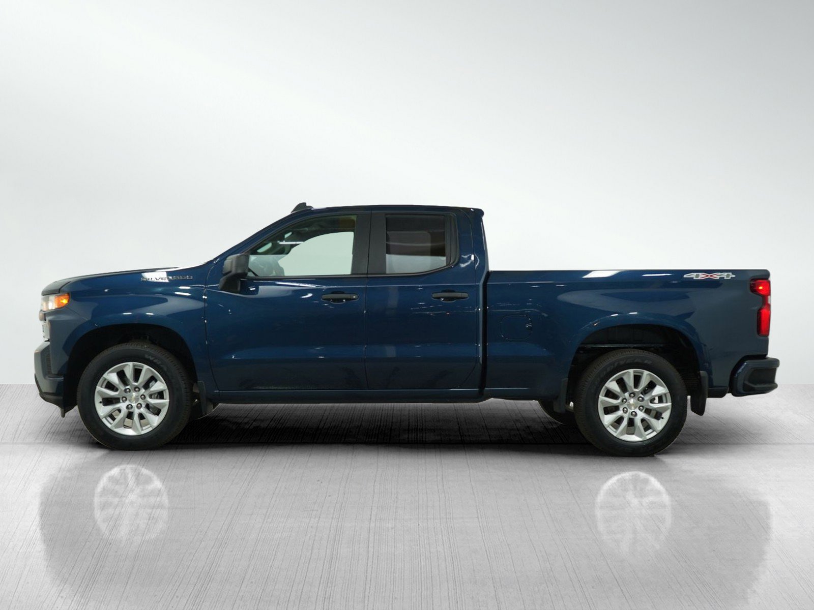 Used 2021 Chevrolet Silverado 1500 Custom with VIN 1GCRYBEK8MZ219621 for sale in Bloomington, Minnesota
