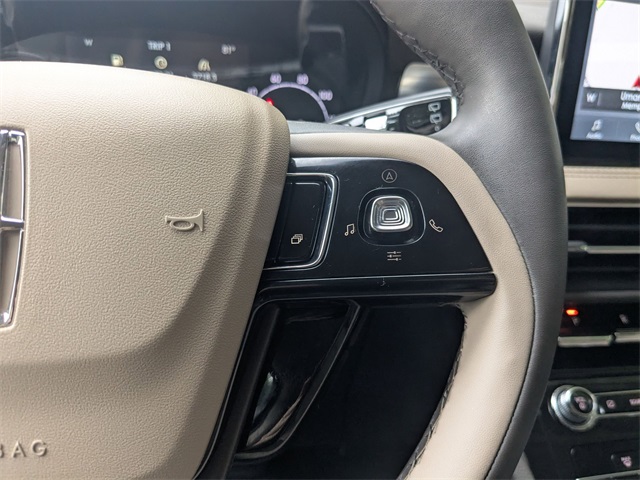 2022 Lincoln Corsair Standard photo 14