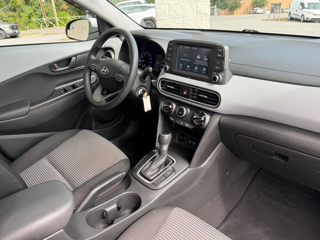 2021 Hyundai Kona SE photo 13