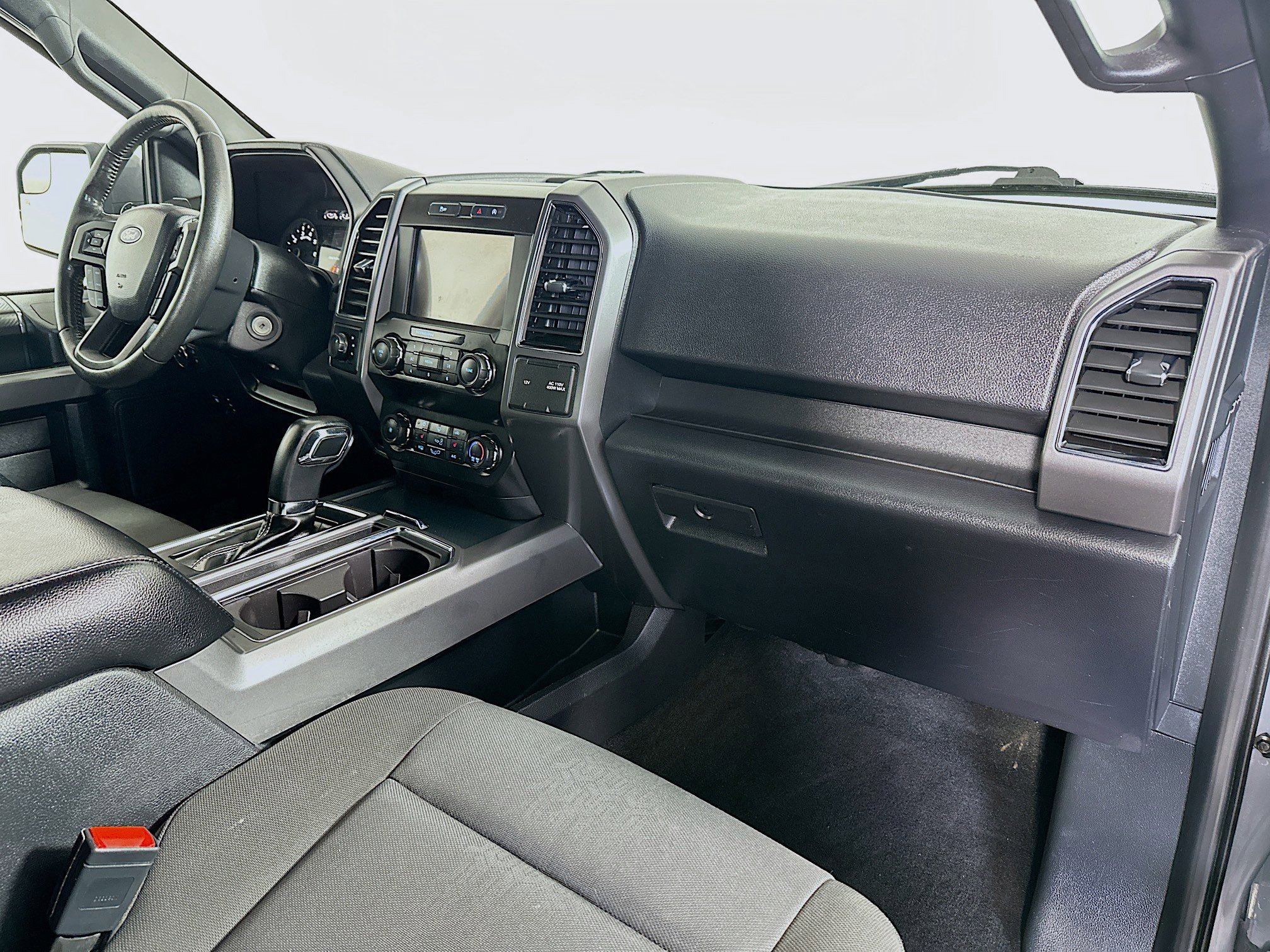 2019 Ford F-150 XLT photo 25
