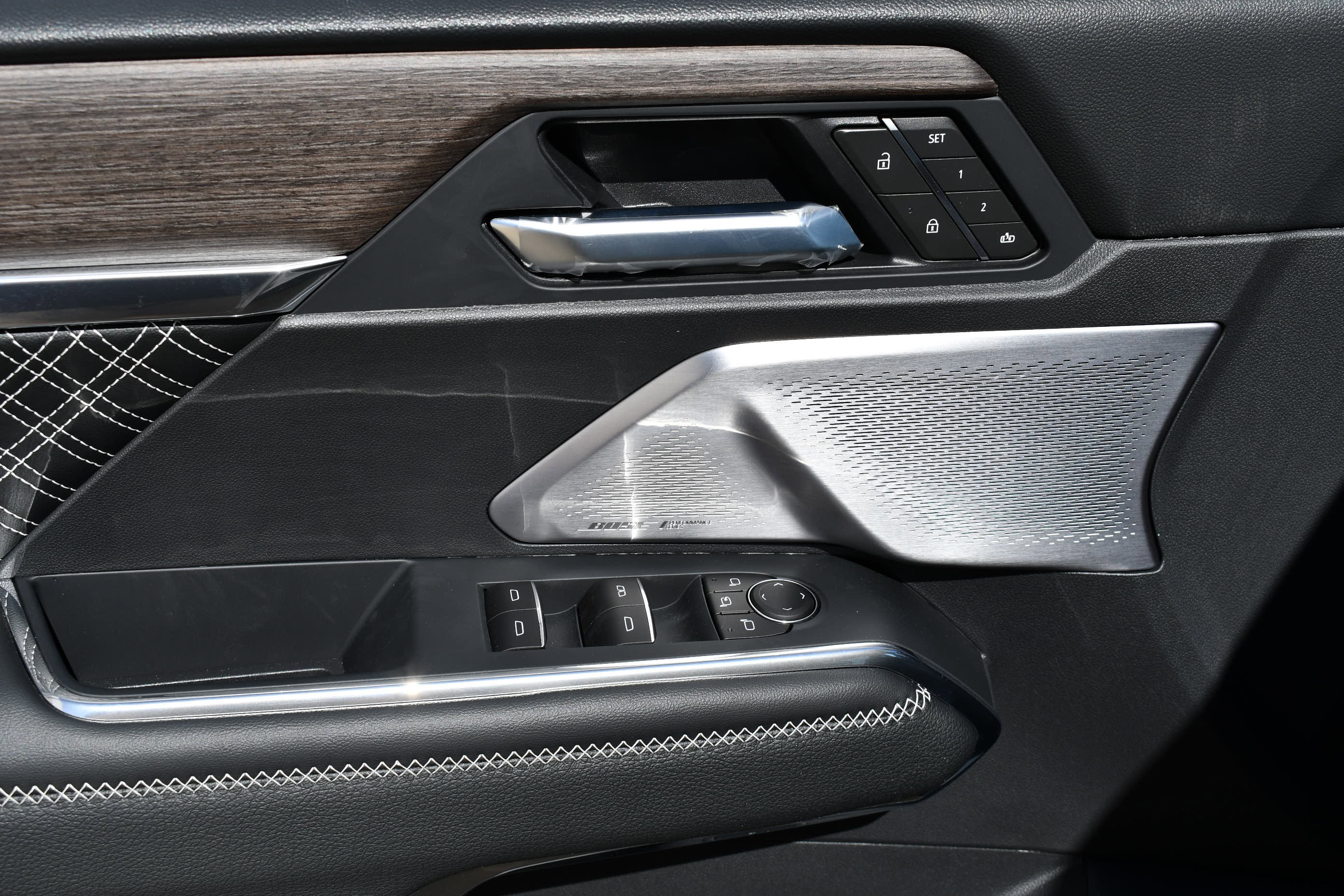 2025 Gmc Acadia Denali photo 12