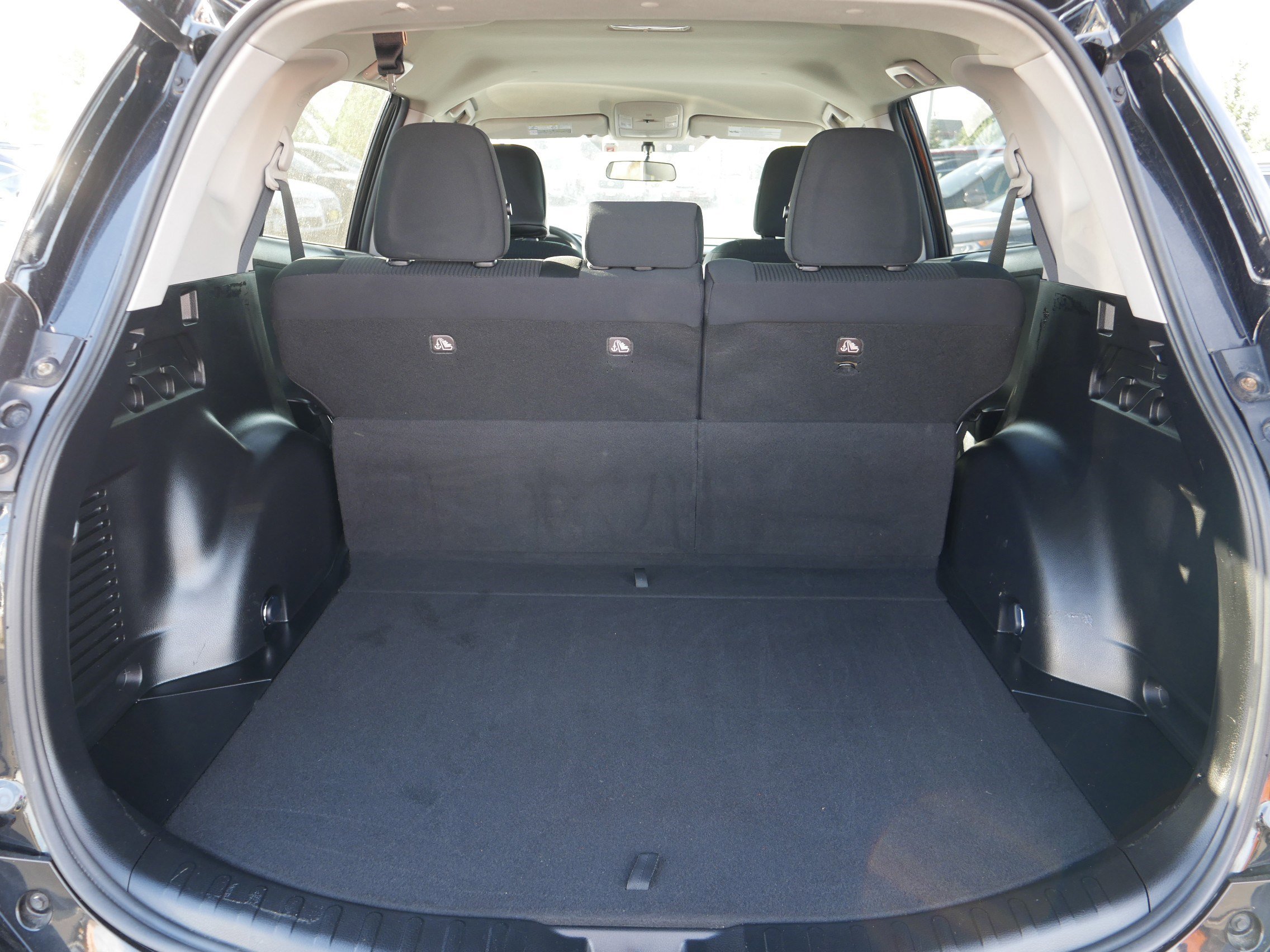 2016 Toyota RAV4 LE photo 15
