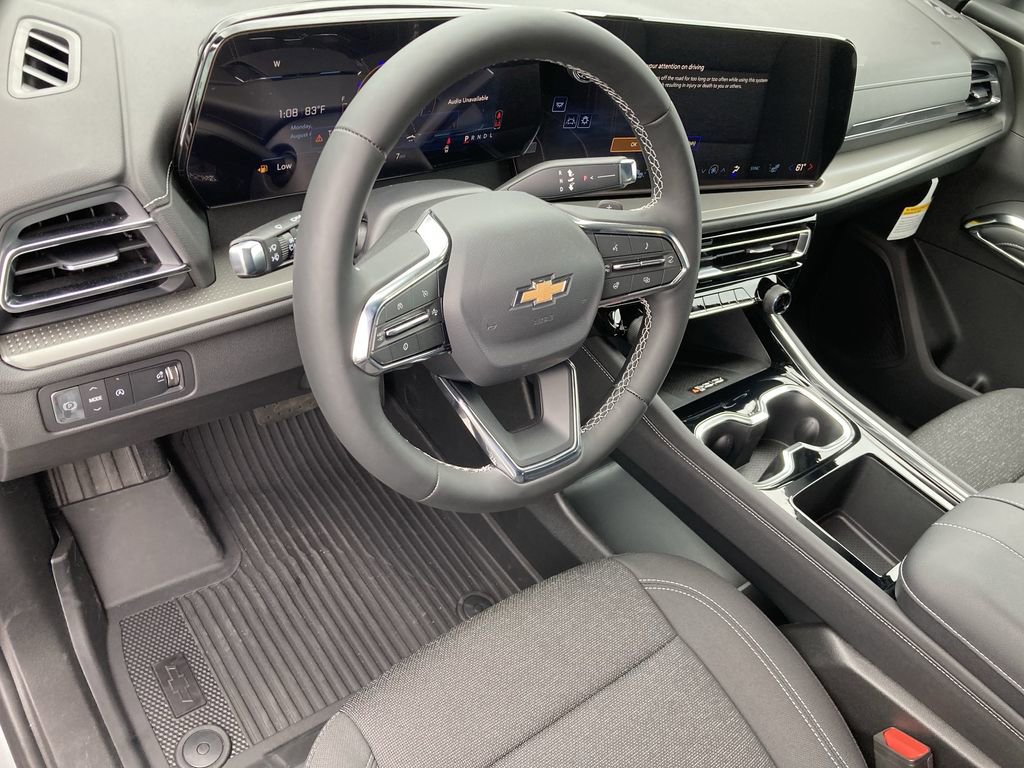 2025 Chevrolet Traverse photo 12