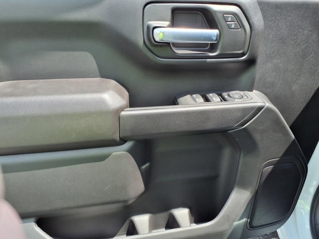 2025 Chevrolet Silverado 1500 Custom photo 14