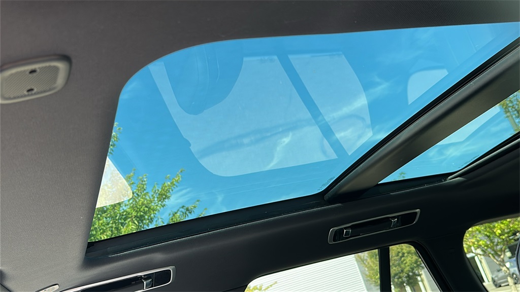 2025 Land Rover Range Rover SE photo 10