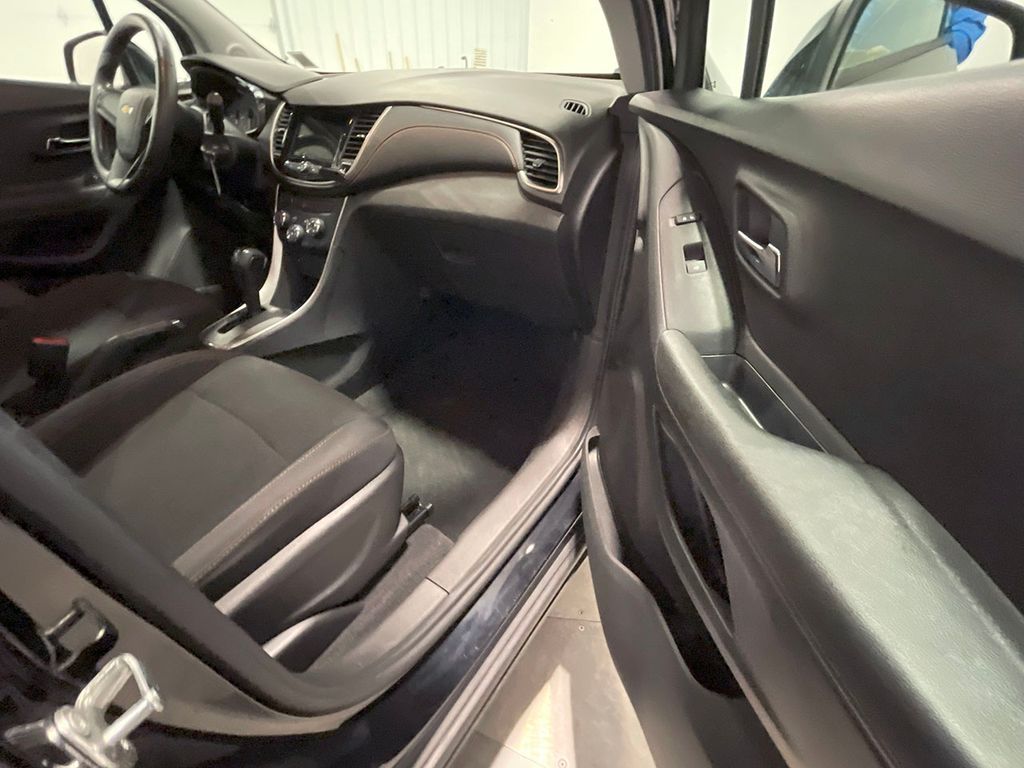 2019 Chevrolet Trax LS photo 18