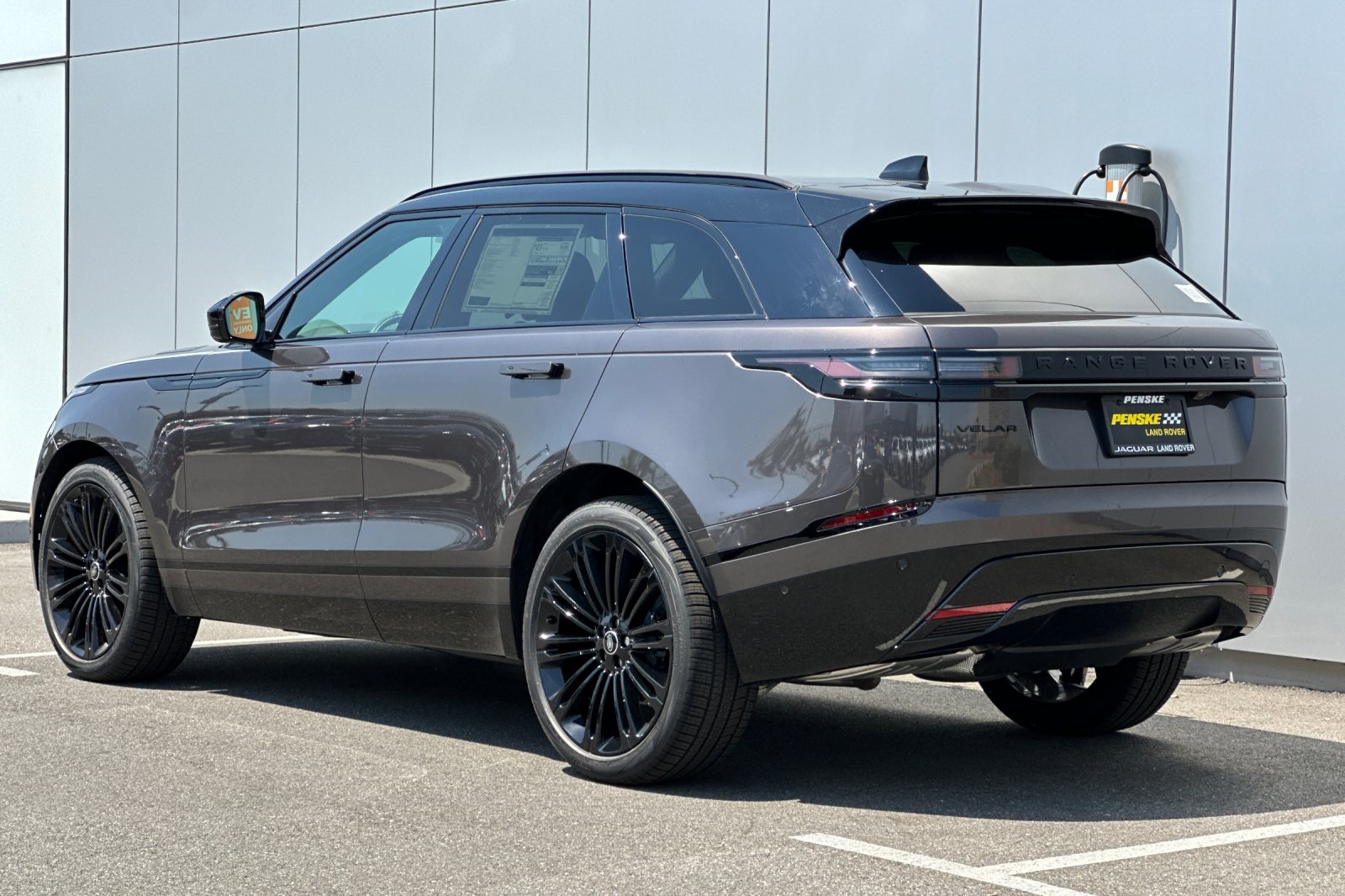 2026 Land Rover Range Rover Velar SE photo 4