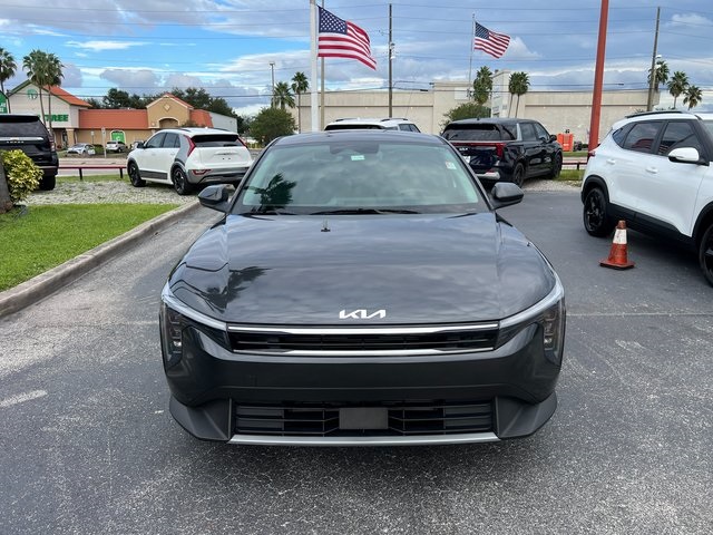 2025 Kia K4 EX photo 2